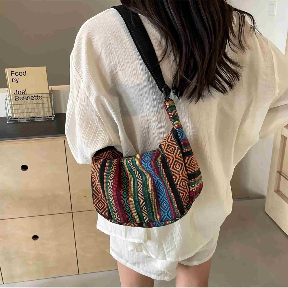 Versatile Crescent Boho Purse With Adjustable Str… - image 8